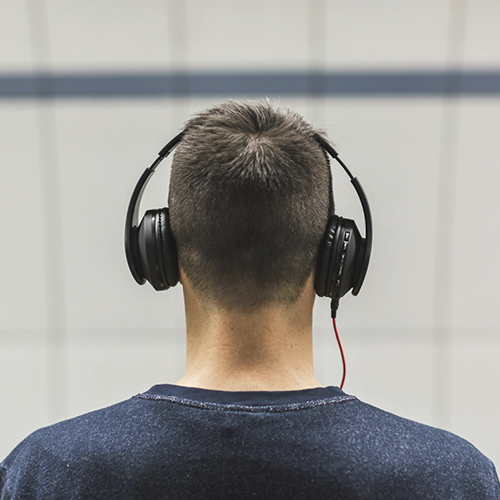 Voici 8 chiffres surprenants sur la perte auditive en France qui vous ouvriront les yeux sur l’ampleur de ce phénomène.